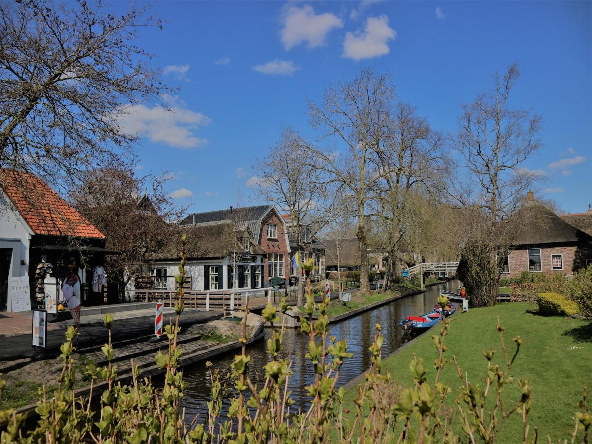 Lodge In Giethoorn With Breakfast Eksteriør billede